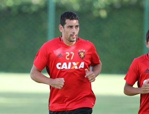 Diego Souza é o principal nome do time do Recife