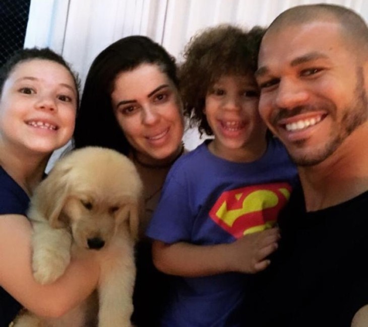 Nilton e sua família (Foto: João Salvador)